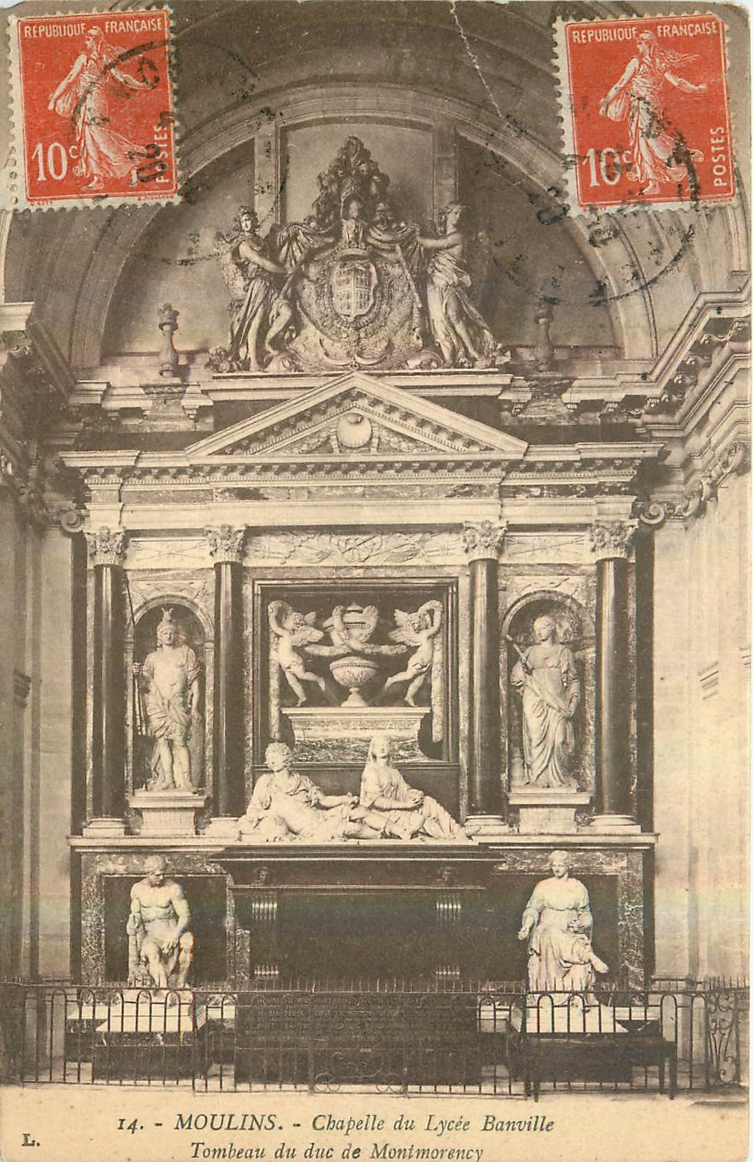 CPA Moulins Chapelle du Lycee Bauville Tombeau du duc de Montmorency 