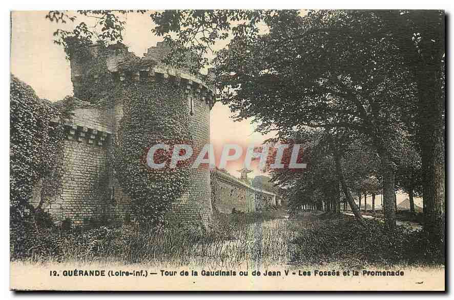 CPA Guerande Loire Inf Tour de la Gaudinais ou de Jean V Les fosses et la promenade