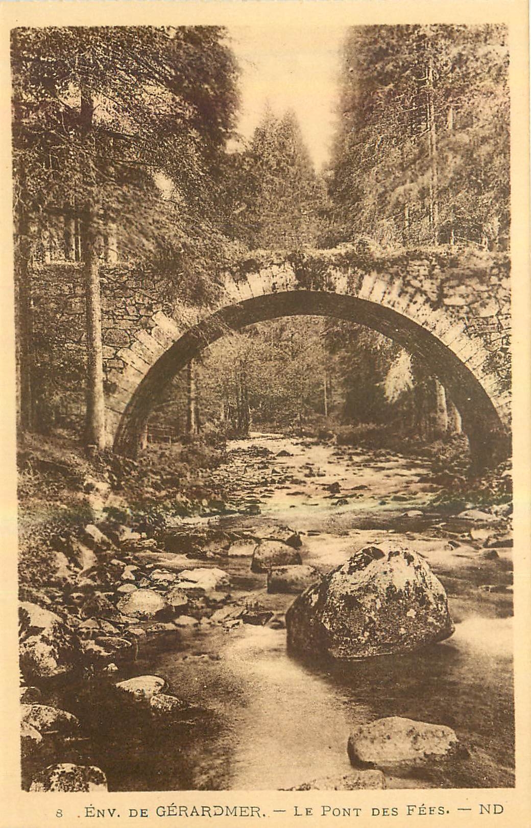 CPA Env de Gerardmer Le Pont des Fefs 