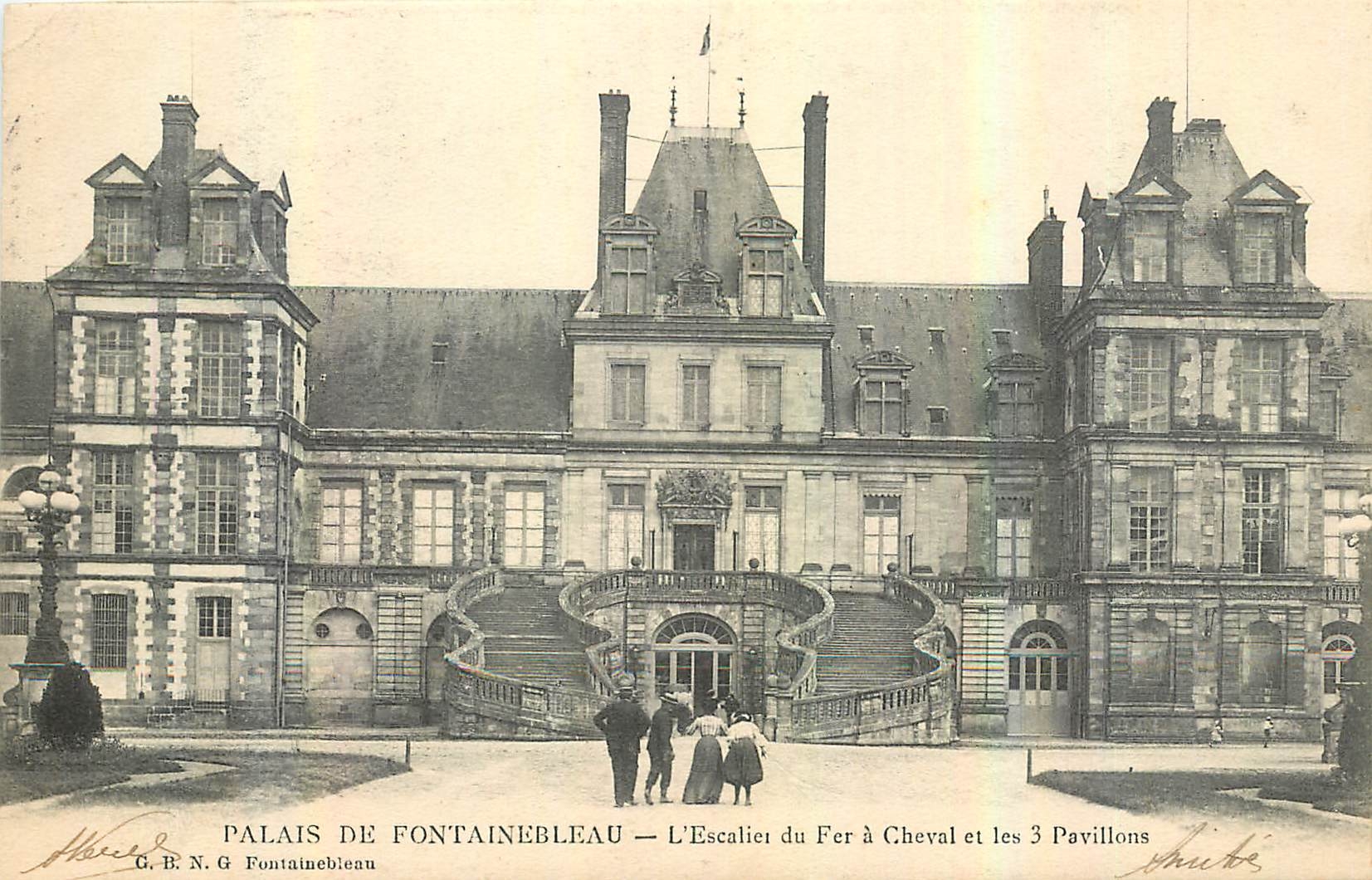Schloss Fontainebleau — Die Eisenpferdestiege und die 3 Pavillons — G. E. N. G. Fontainebleau