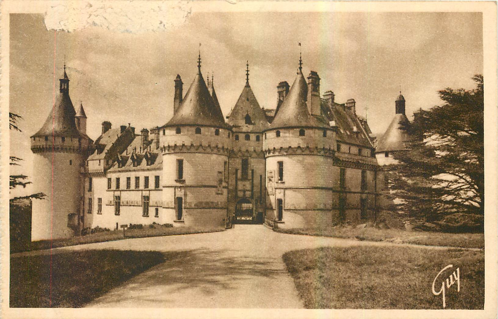 CPA Chaumont sur Loire Loir et Cher Le Chateau Facade sur le Parc 