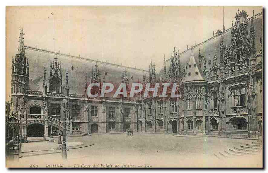 CPA Rouen La Cour du Palais de Justice 