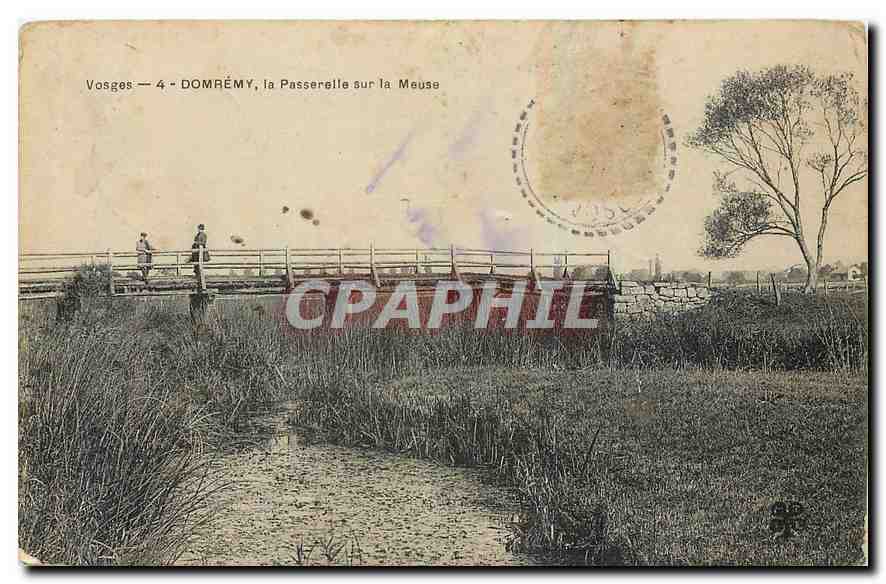CPA Vosges Domremy La Passerelle sur la Meuse 