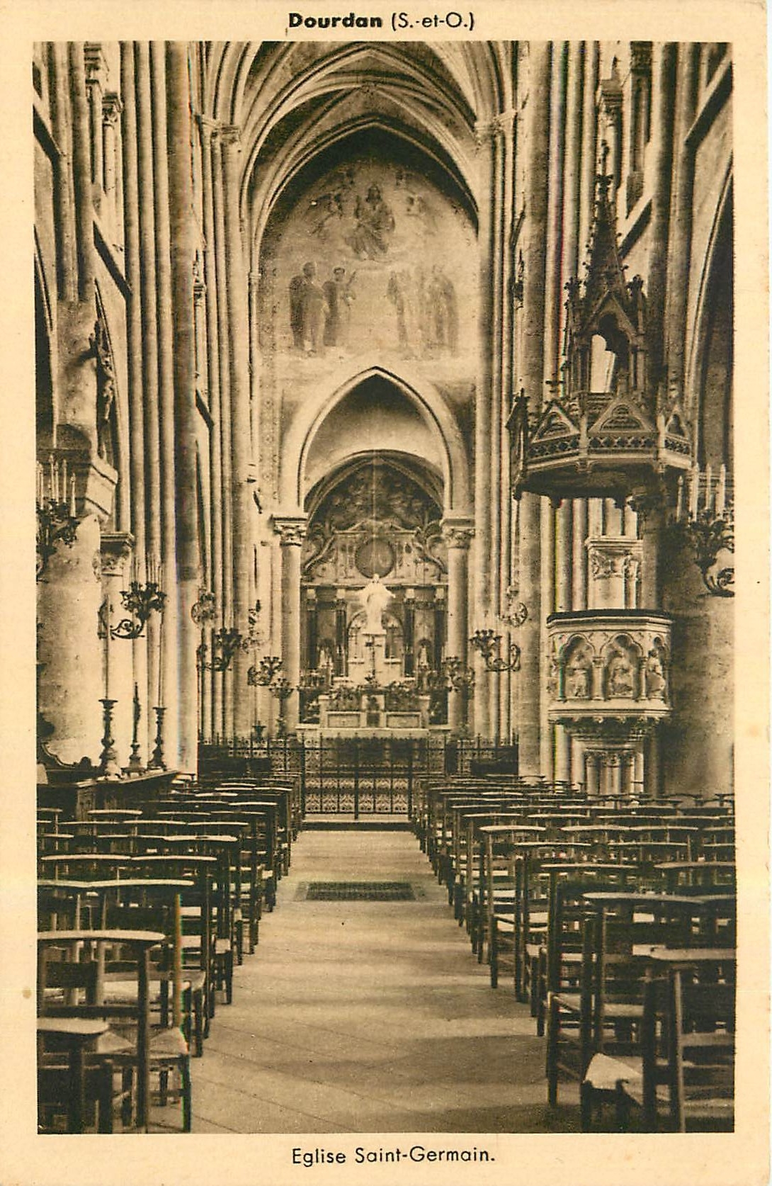 CPA Dourdan S et O Eglise Saint Germain 