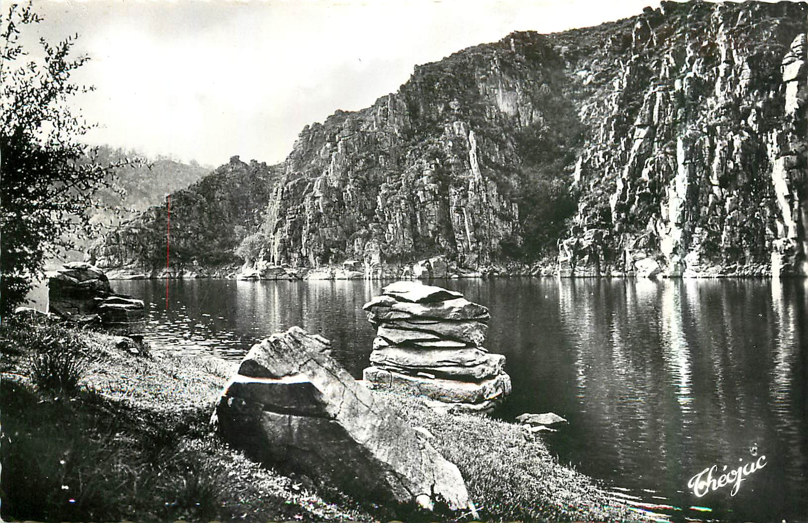 CPA Vallee de la Creuse Le Lac de Crozant 