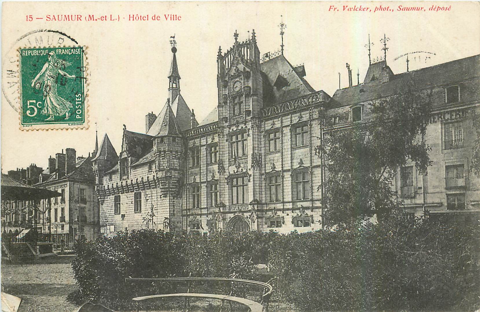 CPA Saumur M et L Hotel de Ville 