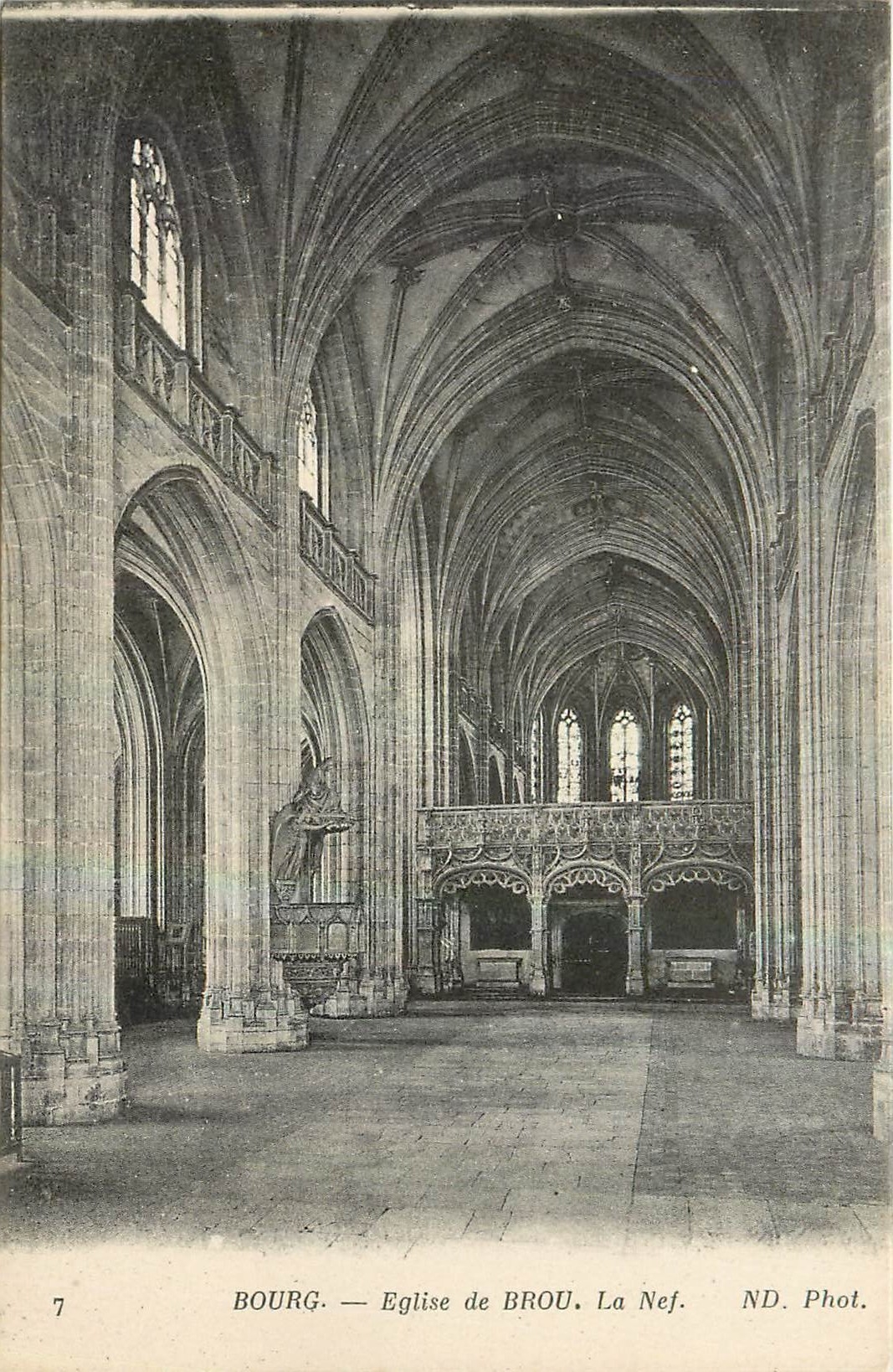 CPA Bourg Eglise de Brou La Nef 