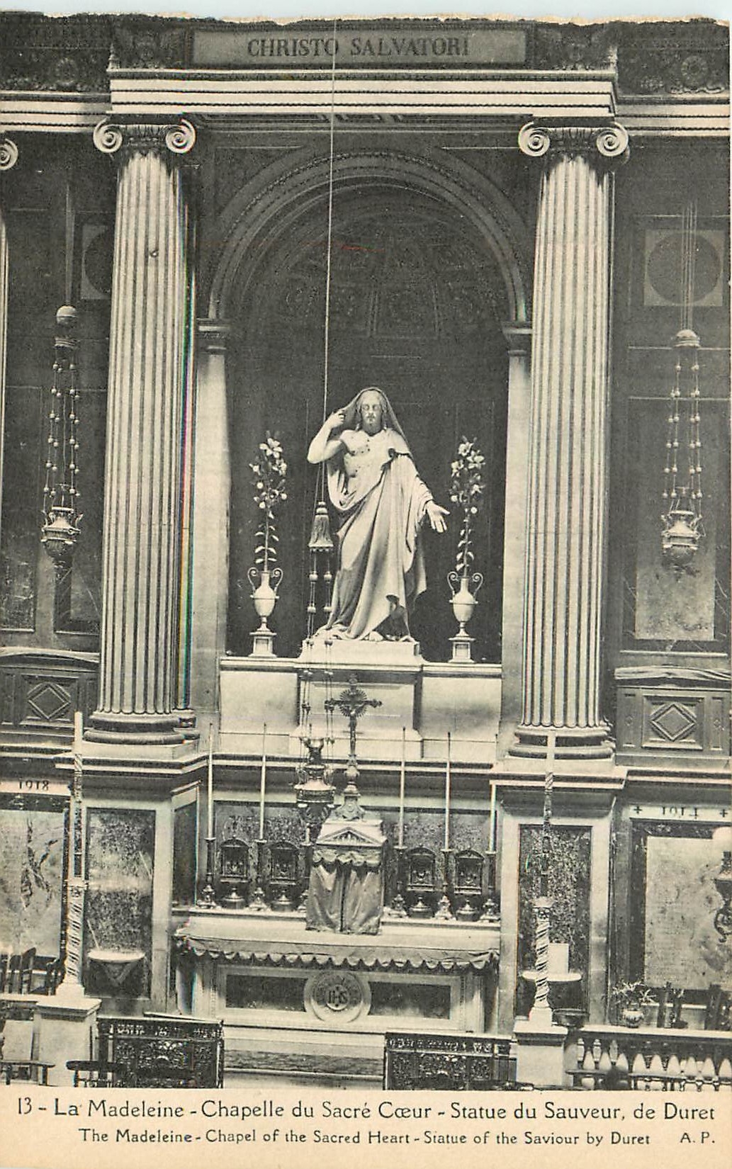 CPA La Madeleine Chapelle du Sacre Coeur Statue du Sauveur de Duret 