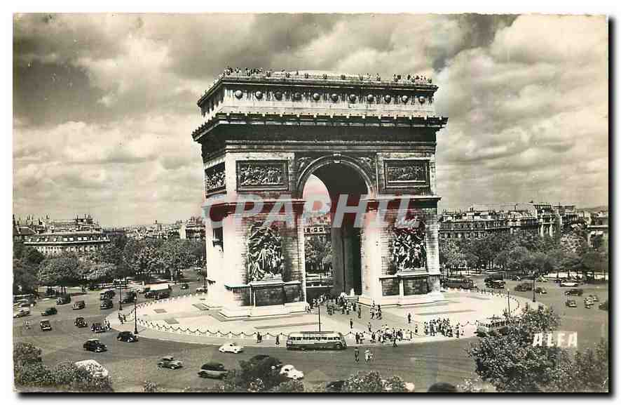 CPA Paris La Place d'Etoile et L'Arc de Triomphe 
