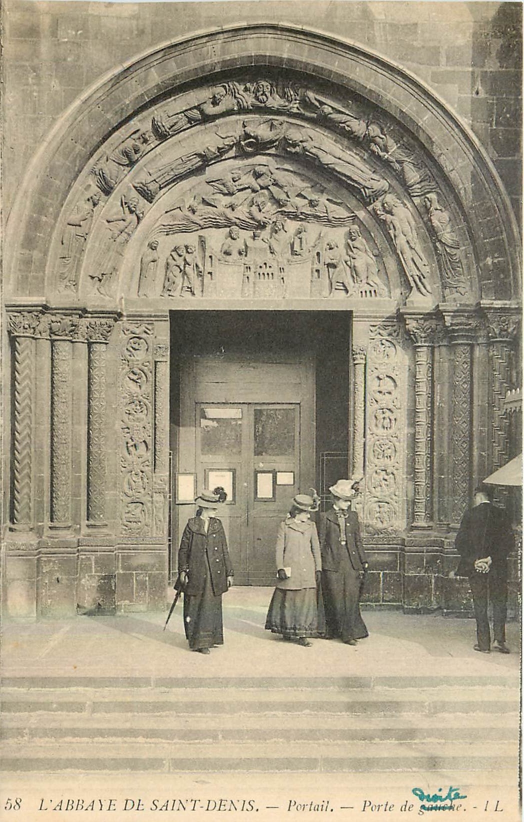 CPA L'Abbaye de Saint Denis Portail 