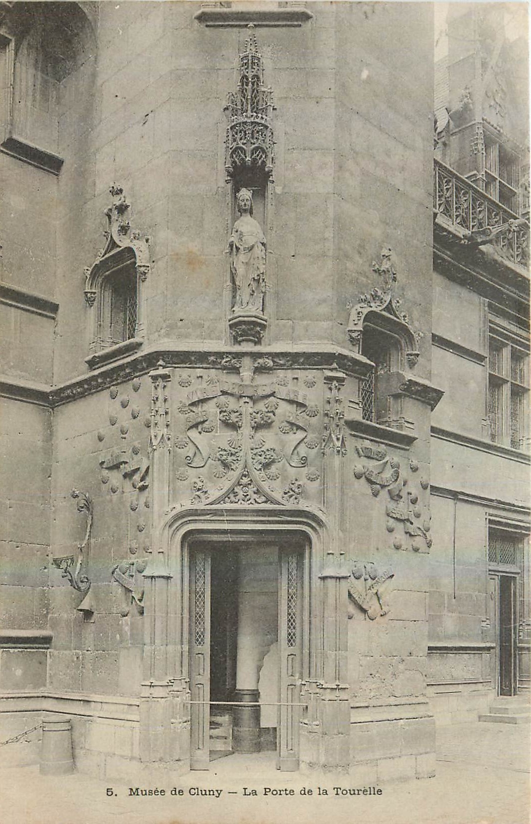 CPA Musee de Cluny La Porte de la Tourelle 