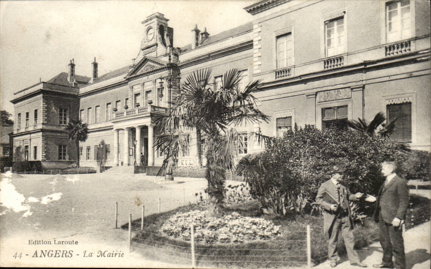 Angers CPA La marie (animee)