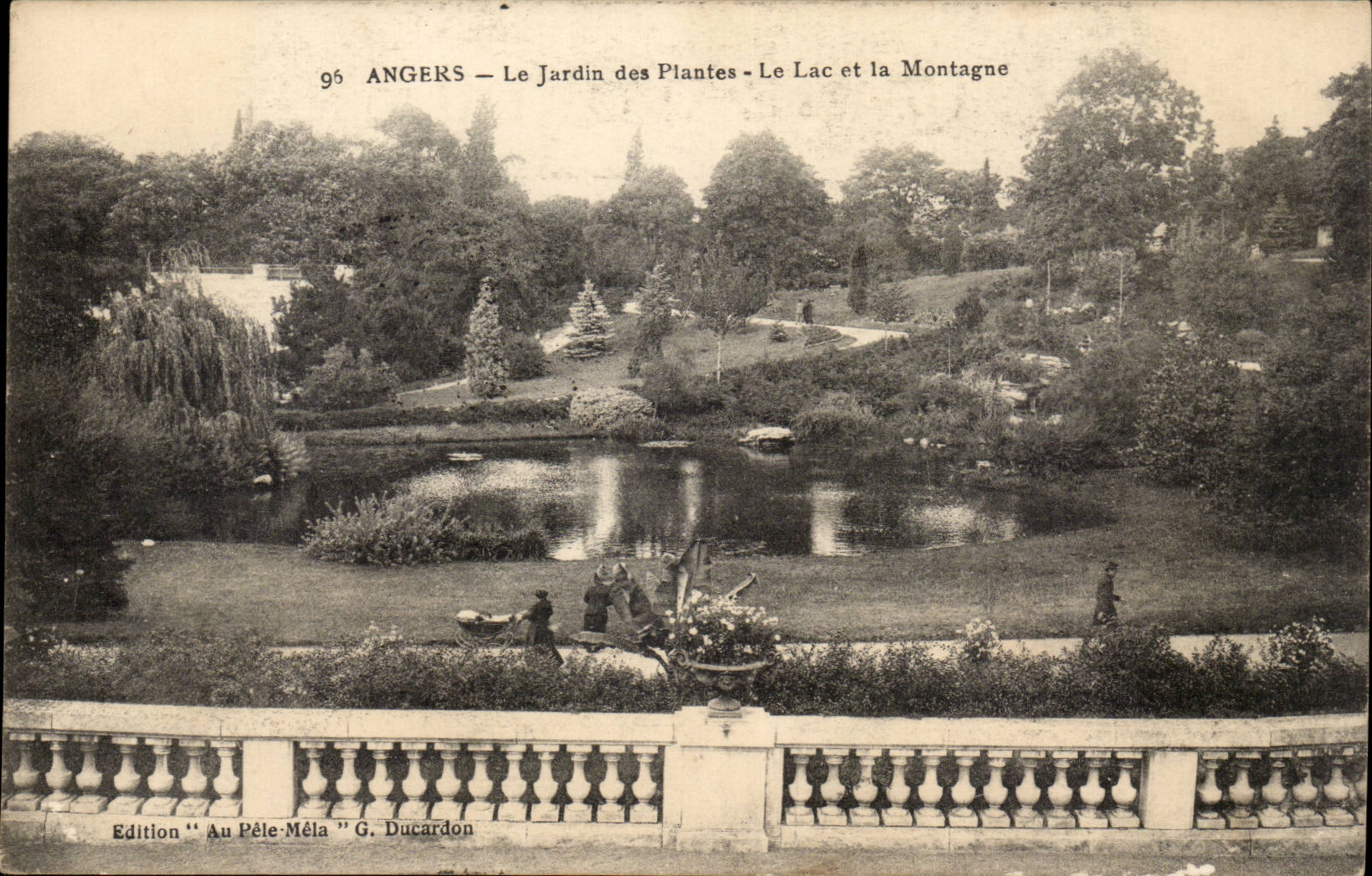 Angers CPA Jardin des plantes Le lac et la montagne