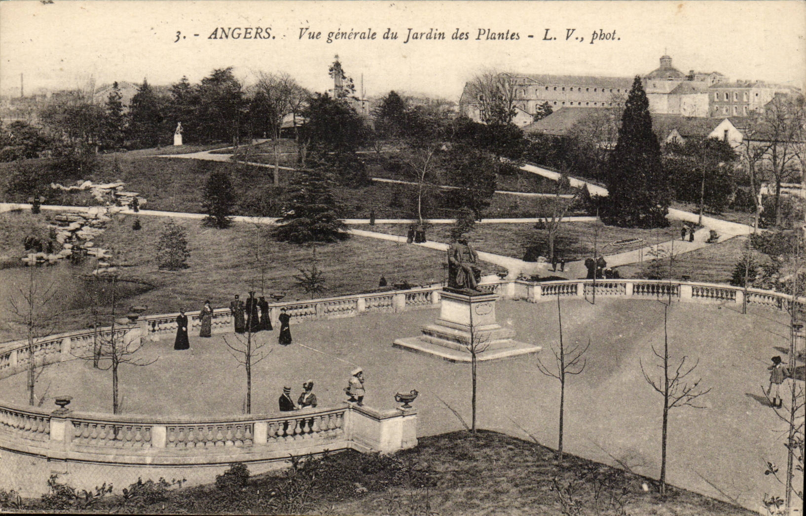 Angers CPA Vue generale du Jardin des plantes 
