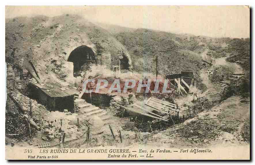 CPA Les Ruines de la Grande Guerre env de Verdun Fort de Souville Entree du Fort 