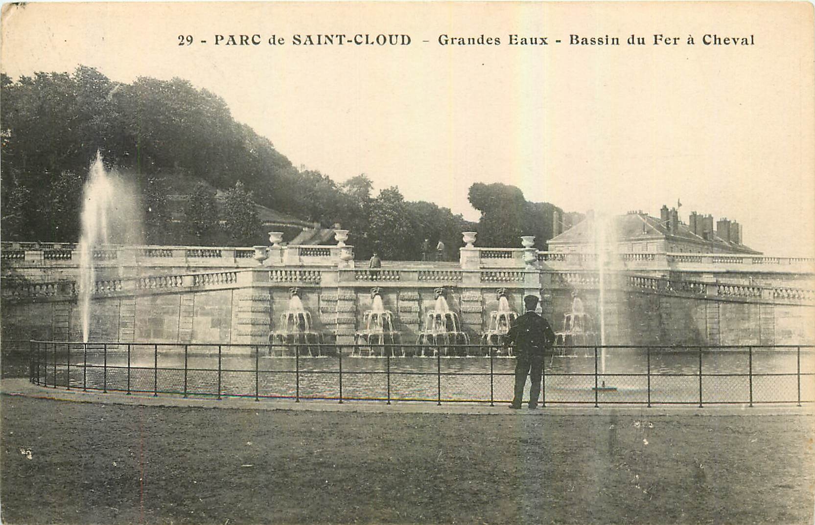 CPA Parc de Saint Cloud Grandes Eaux Bassin du Fer a Cheval 