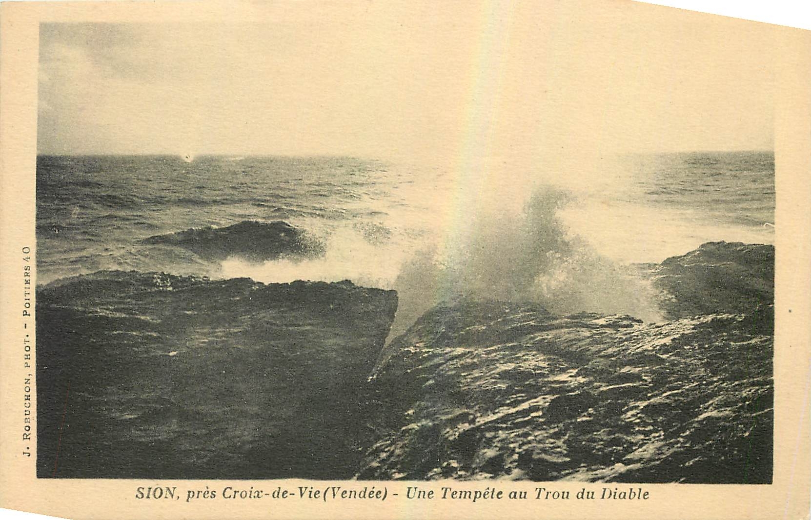 CPA Sion pres Croix de Vie Vendee une Tempete au Trou du Diable 