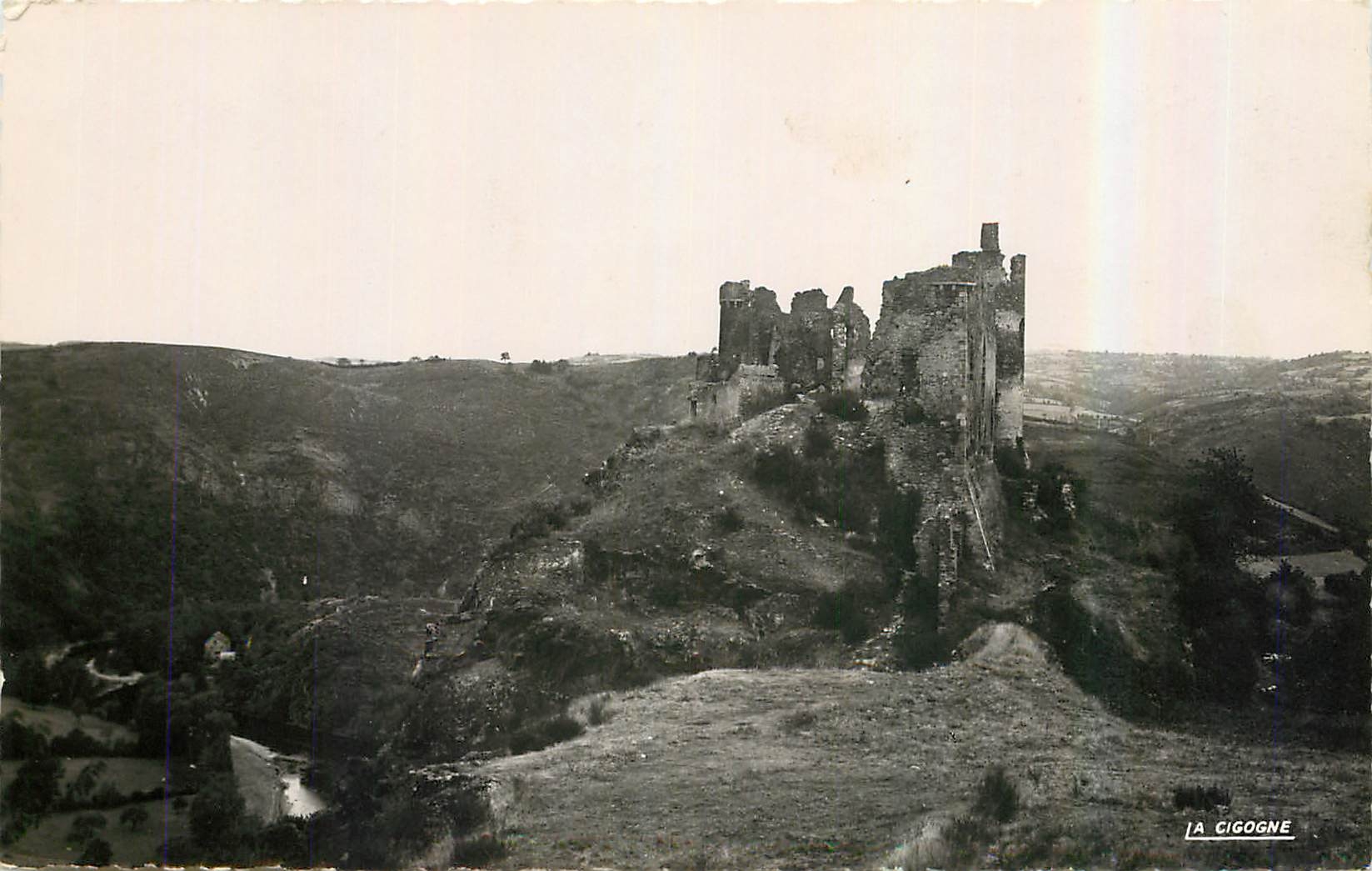 CPA Chateau Rocher et la Vallee de la Sioule 
