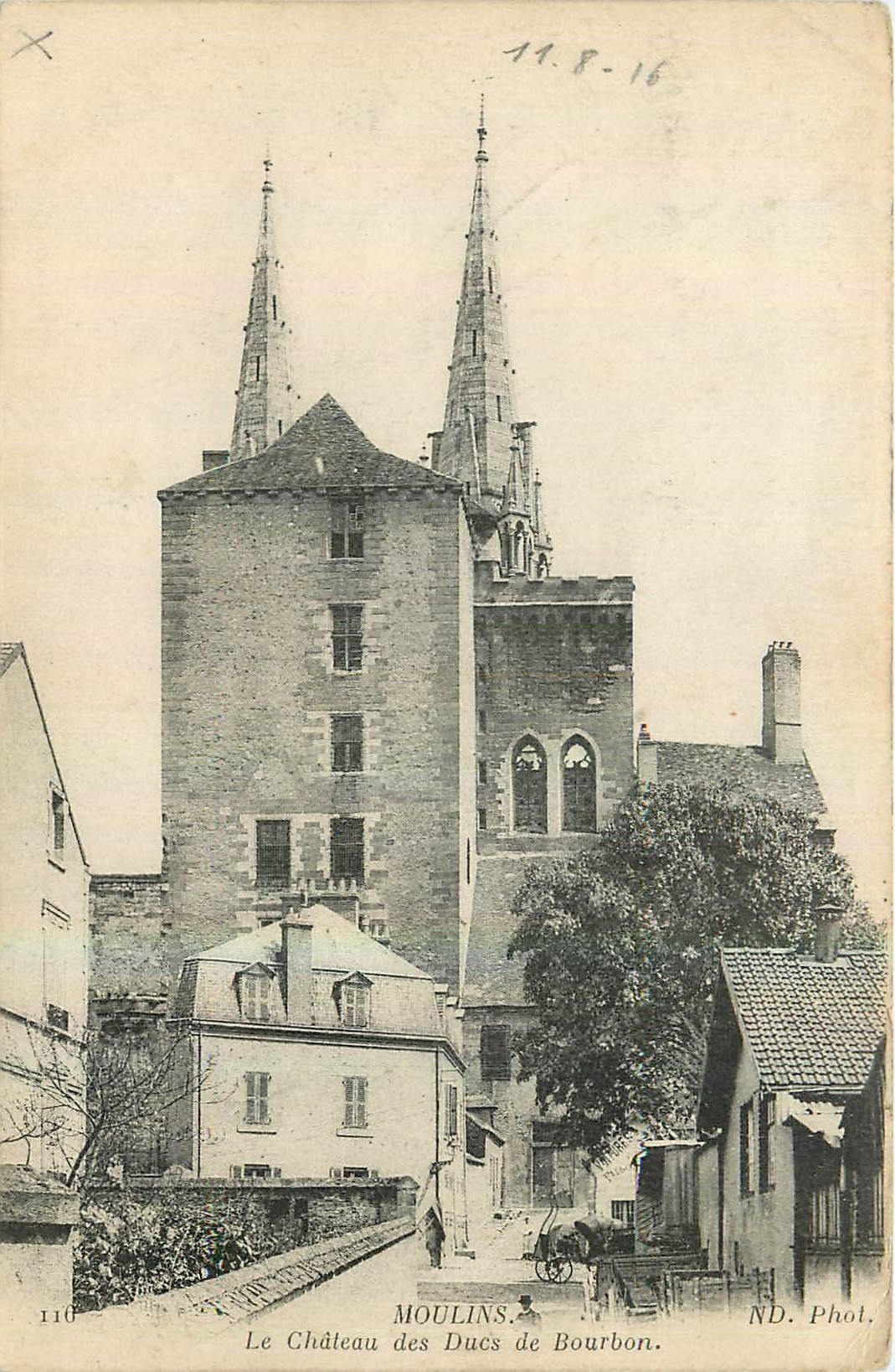 CPA Moulins Le Chateau des Ducs de Bourbon 