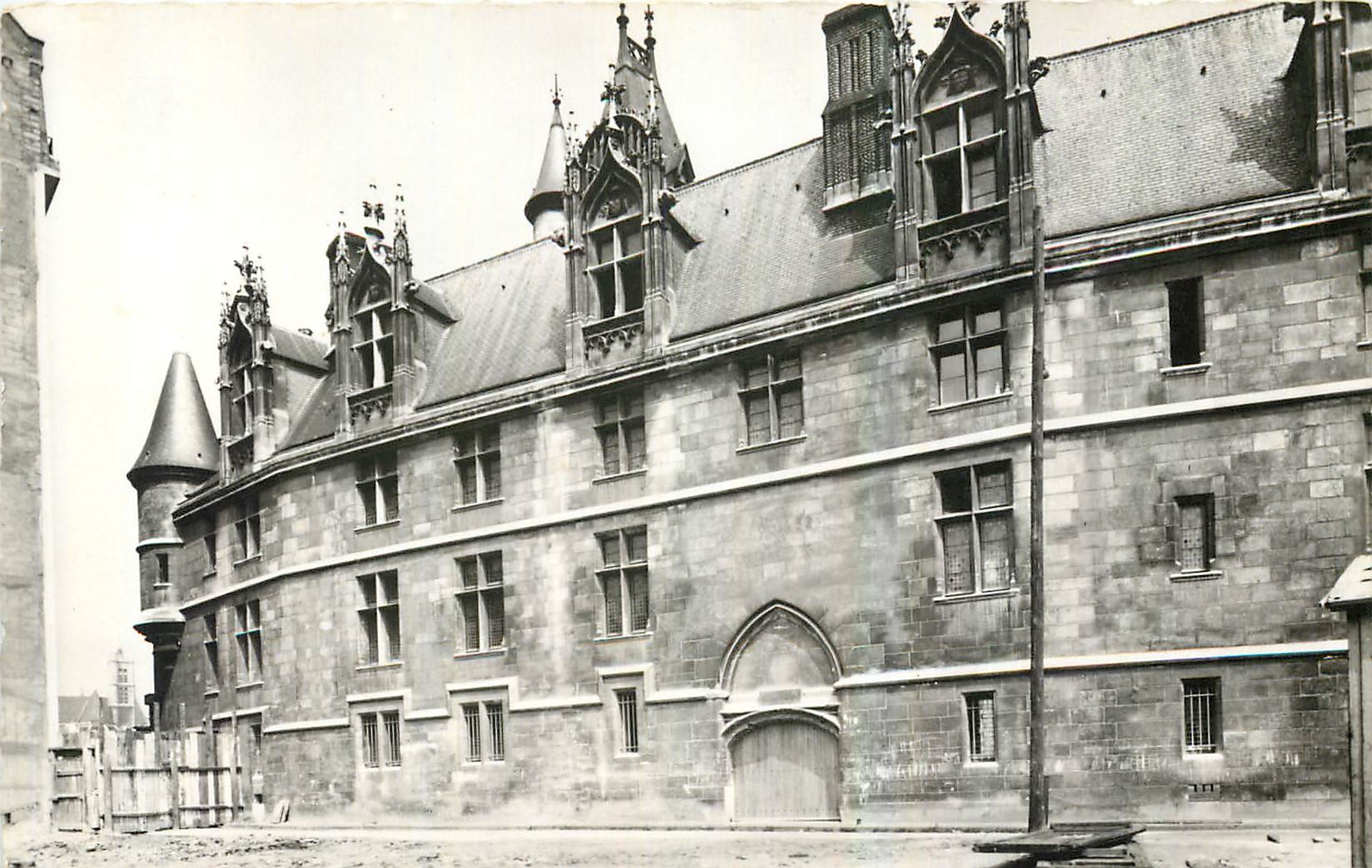 CPA Bibliotheque Forney Ancien hotel des Archeveques de Sens 