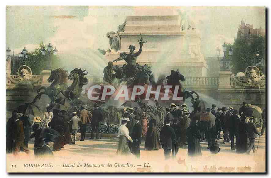 CPA Bordeaux Detail du Monument des Girondins 