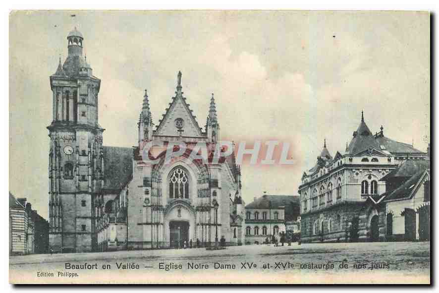 CPA Beaufort en Vallee Eglise Notre Dame 