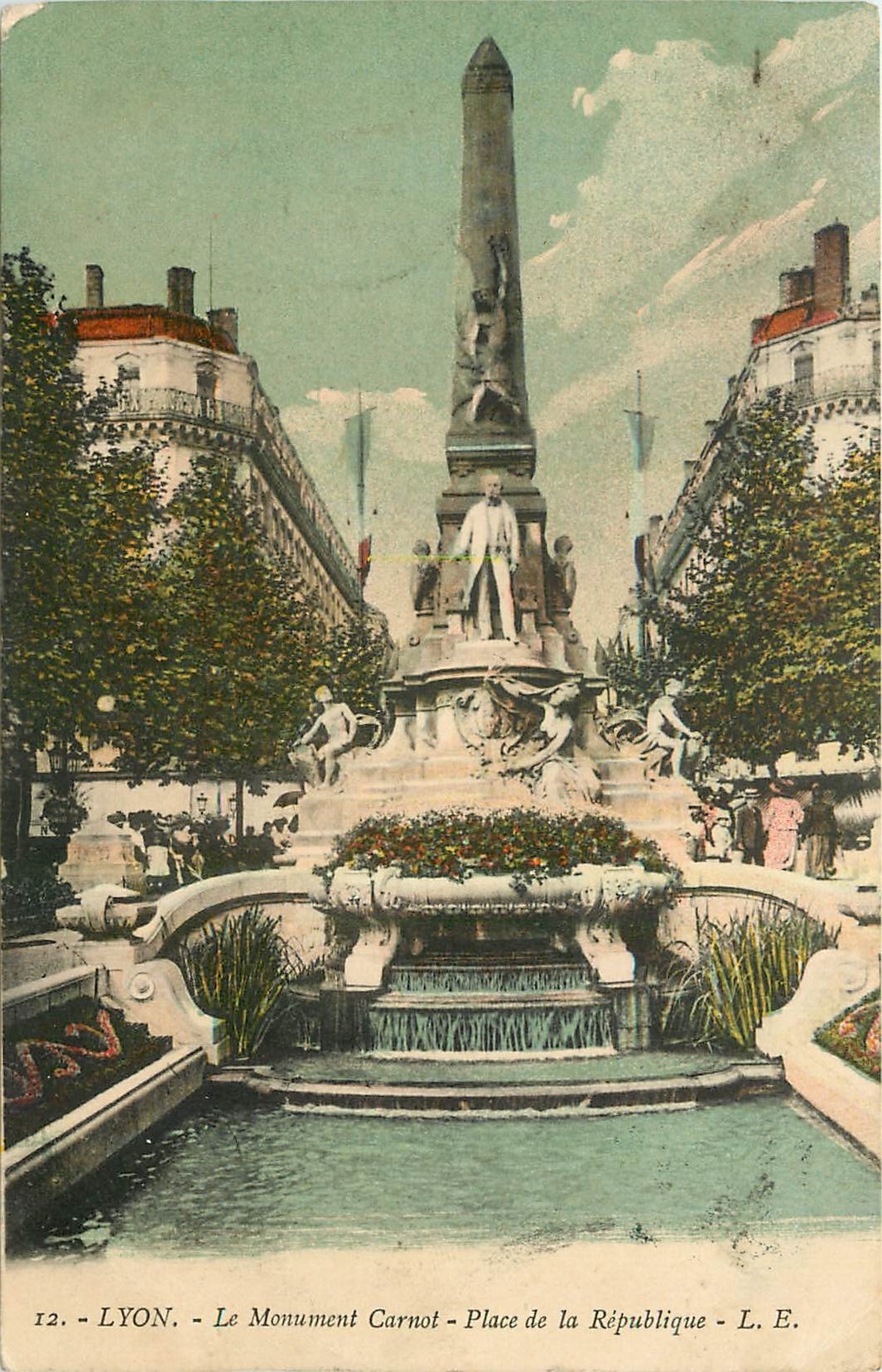 CPA Lyon Le Monument Carnot Place de la Republique 