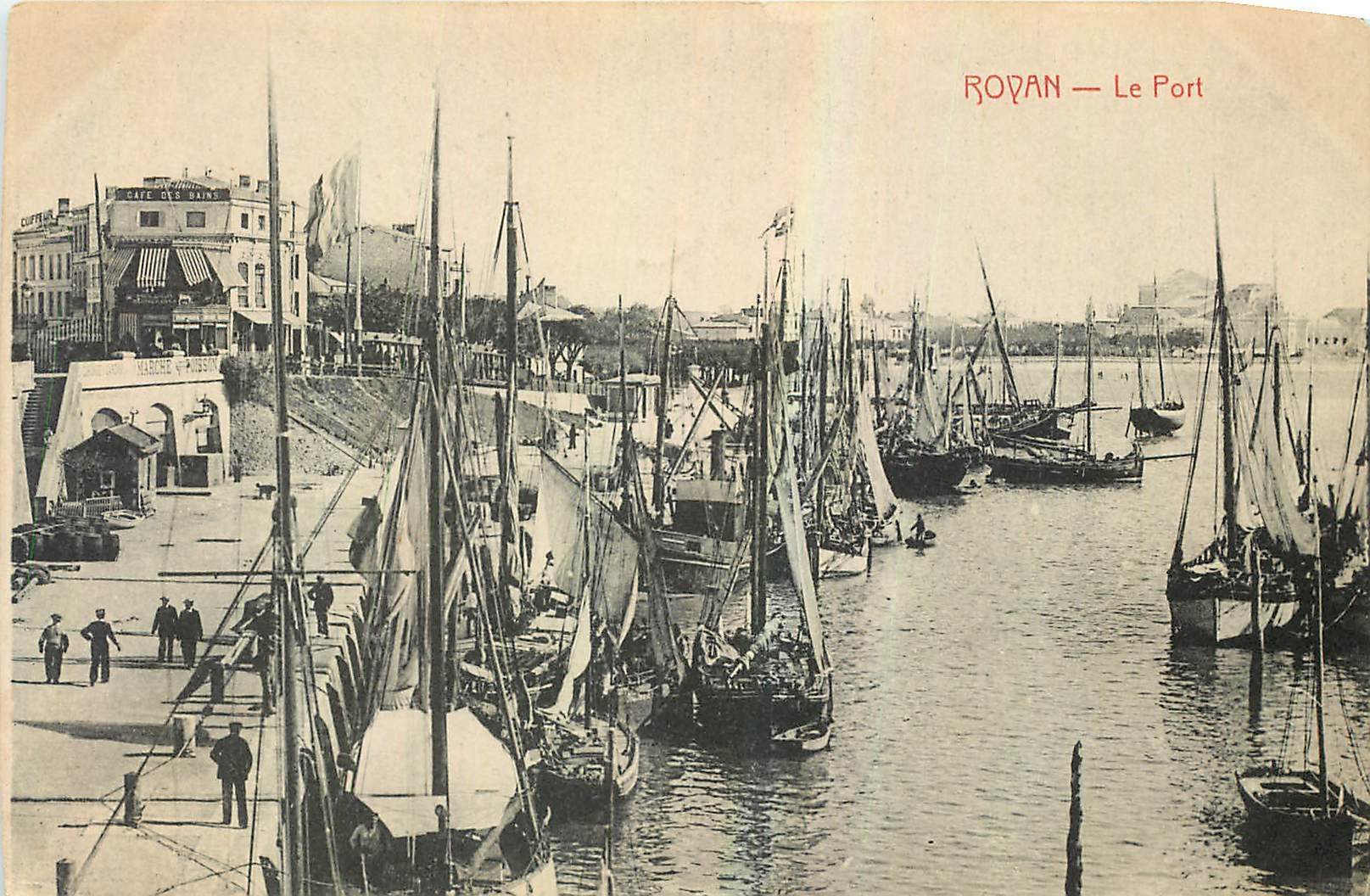 CPA Royan Le Port Bateaux de peche
