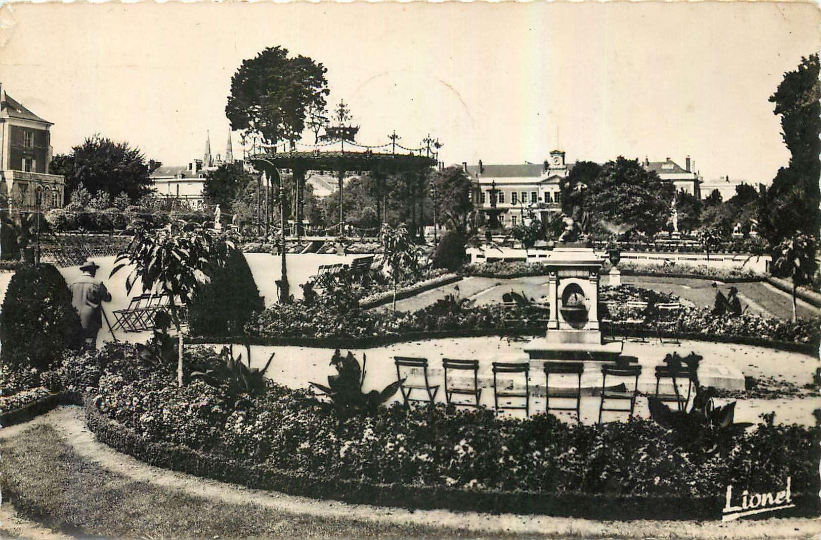 CPA Angers Maine et Loire Le Jardin du Mail 