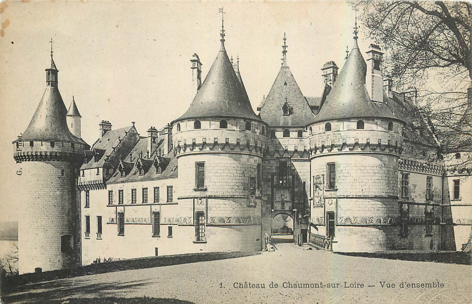 CPA Chateau de Chaumont sur Loire Vue d'ensemble 