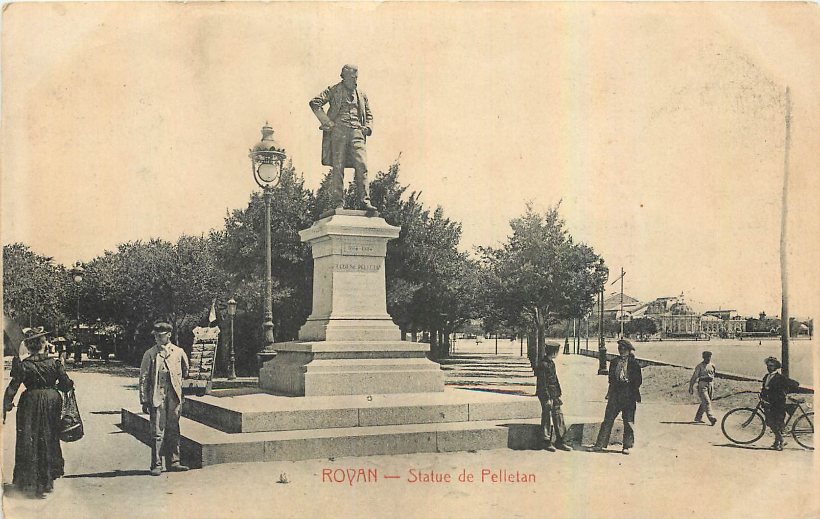 CPA Royan Statue de Pelletan Phare de Cordouan