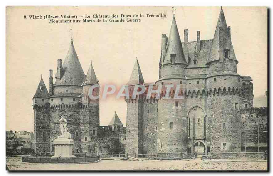 Vitré (Ille-et-Vilaine) — Le Château des Ducs de la Trémoille — Monument aux Morts de la Grande Guerre