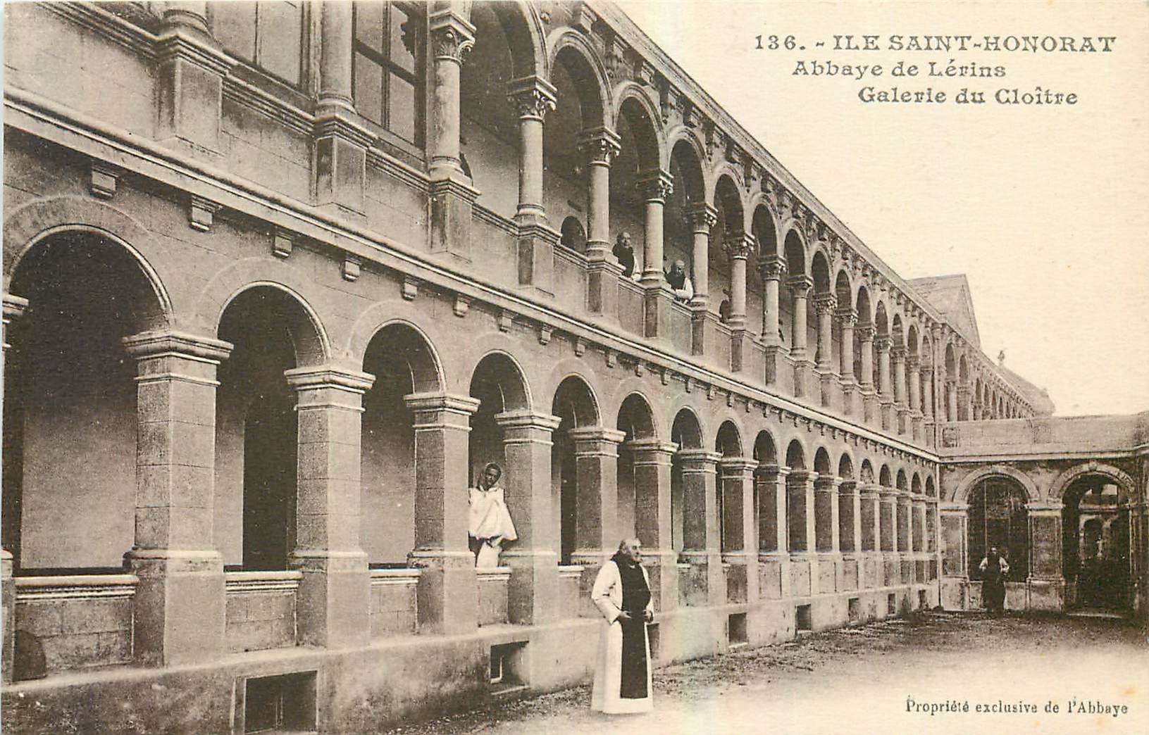 CPA Ile Saint Honorat Abbaye de Lerins Galerie du Cloitre 