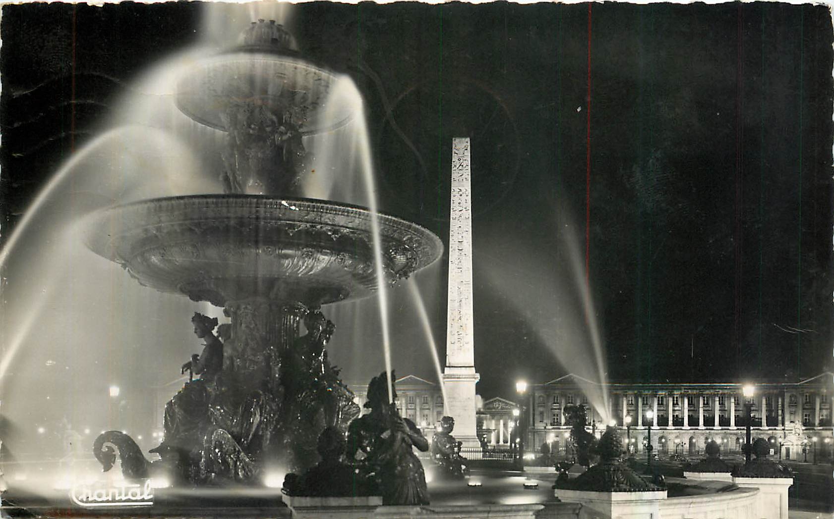 CPA Paris Les illuminations Place de la Concorde 