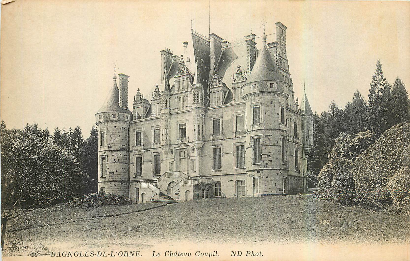 CPA Bagnoles de l'Orne Le Chateau Goupil 