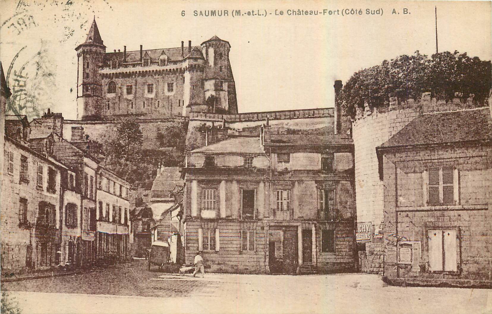 CPA Saumur M et L le Chateau Fort Cote Sud 