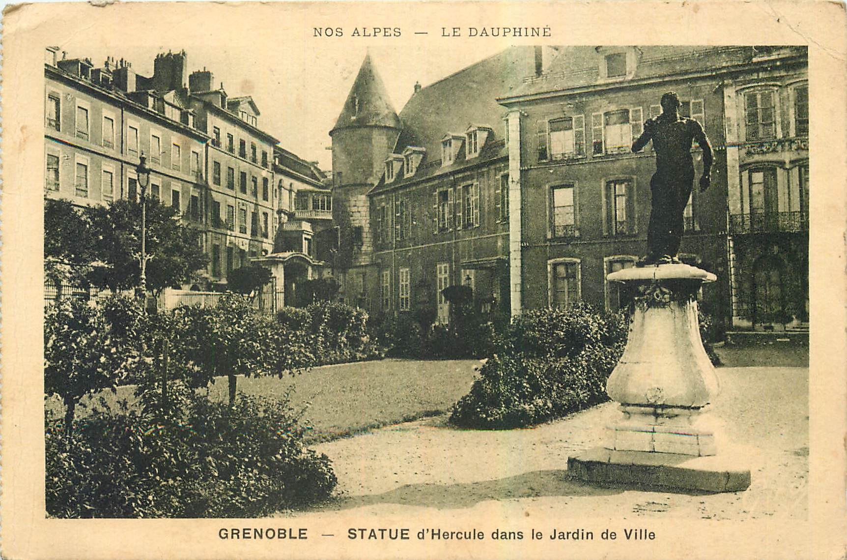 CPA Nos Alpes Le Dauphine Grenoble Statue d'Hercule dans le Jardin de Ville 