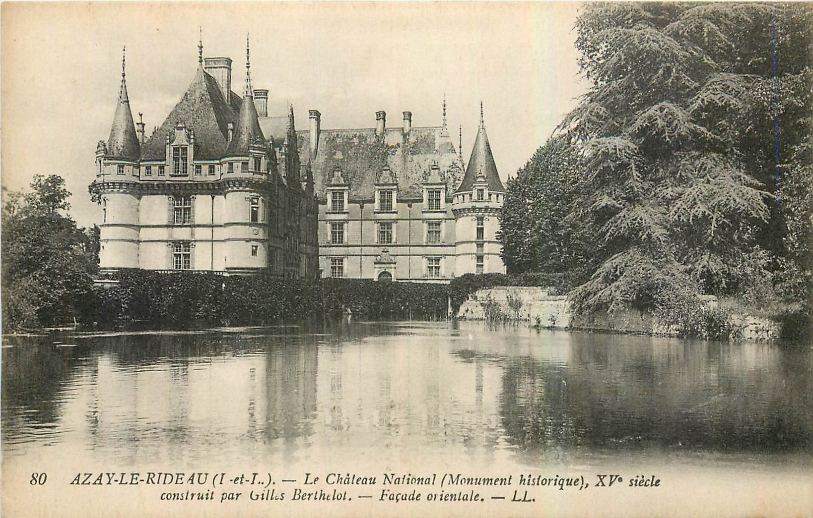 CPA Azay le Rideau I et L Le Chateau National Monument historique Facade orientale 