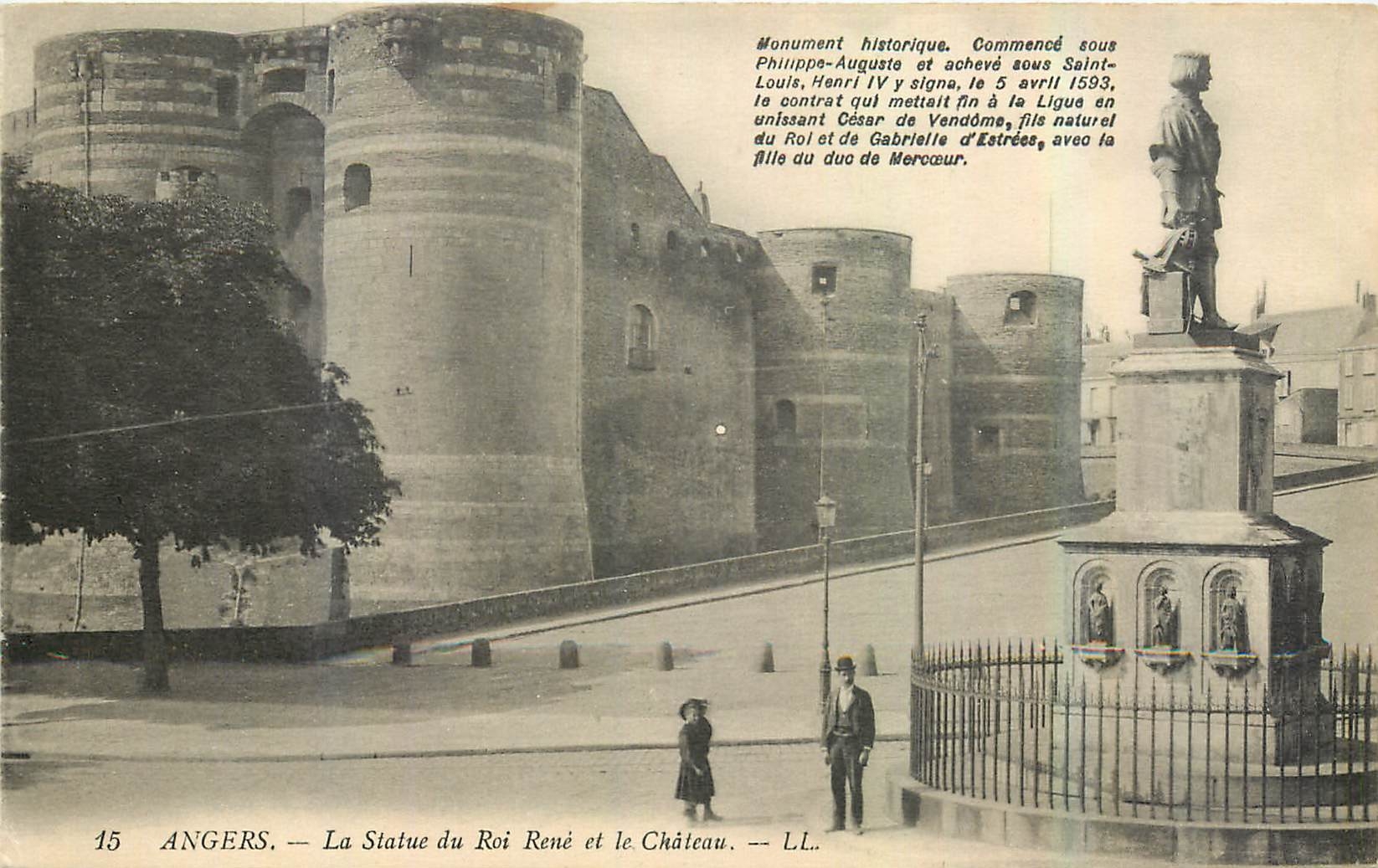 CPA Angers La Staue du Roi Rene et le Chateau 