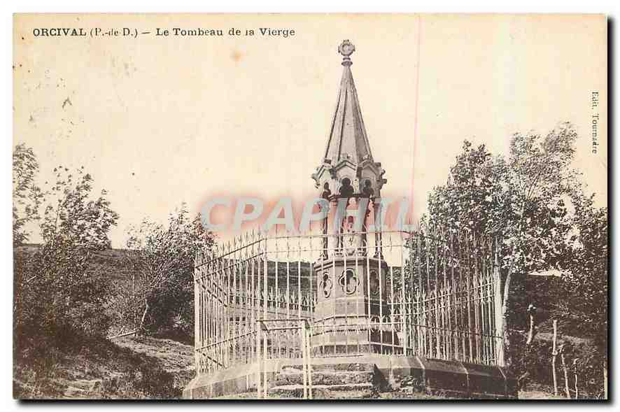 CPA Orcival P de D Le Tombeau de la Vierge 