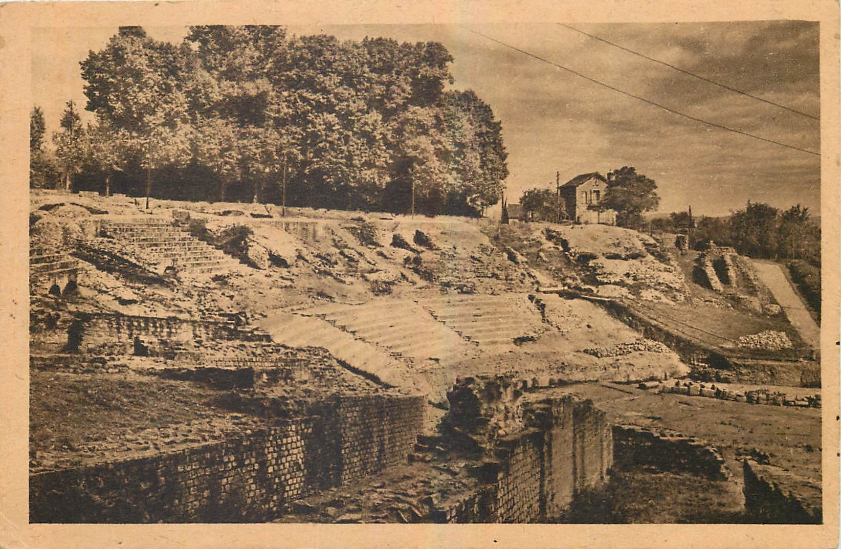 Autun - Le Théâtre Romain — Héliogravure d'Art Truchet et Truchet - n°6 bis