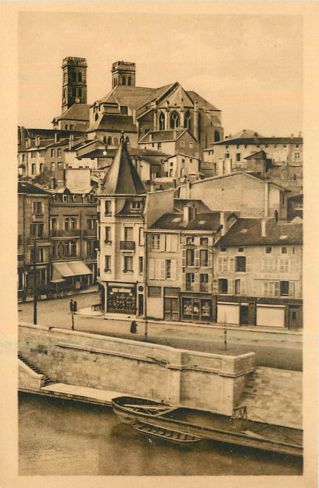 CPA Verdun Ctahedrale et Quai de Londres 