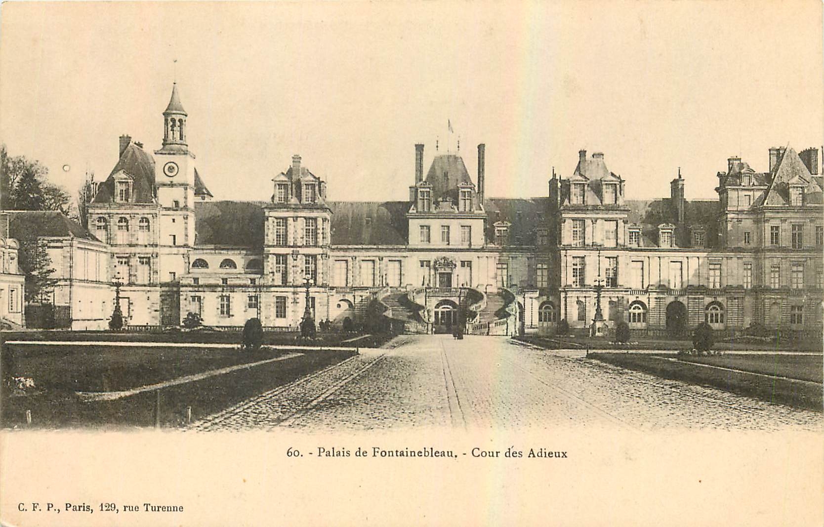 Schloss Fontainebleau - Cour des Adieux — C.F.P., Paris, 129, rue Turenne, n°60