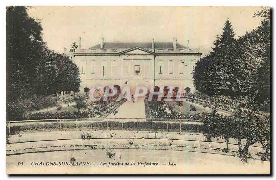 CPA Chalons sur Marne Les Jardins de la Prefecture 