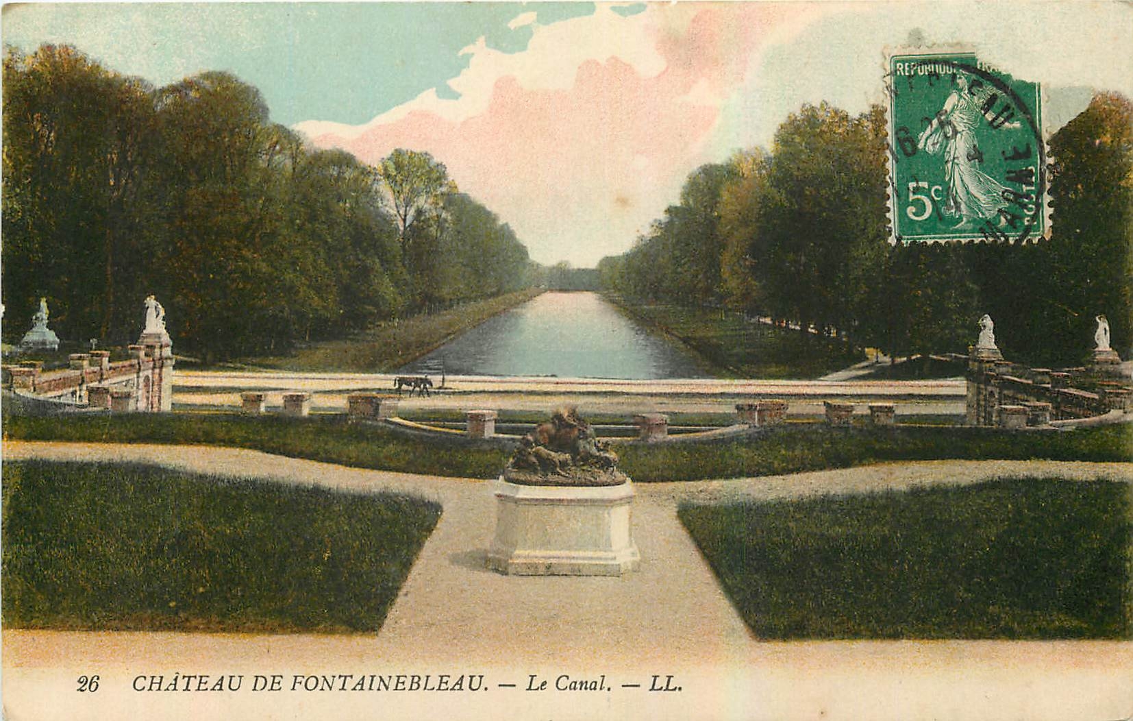 Castillo de Fontainebleau — El Canal — LL.