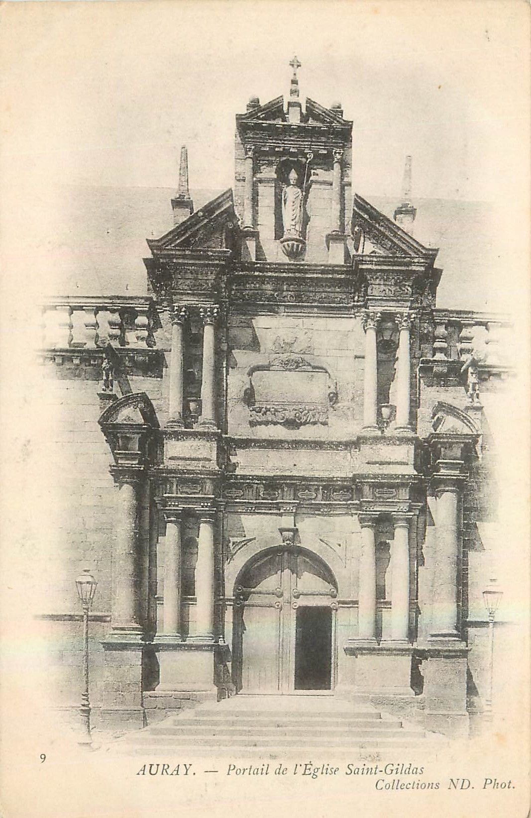 CPA Auray Portail de l'Eglise Saint Gildas 