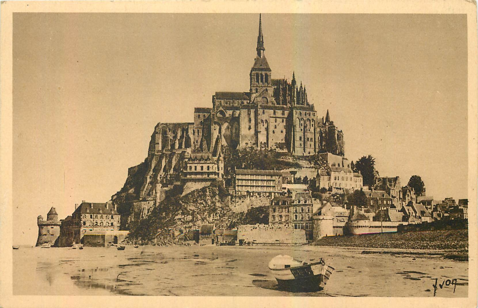 CPA Le Mont St Michel Manche Vue generale du Mont Marivee 