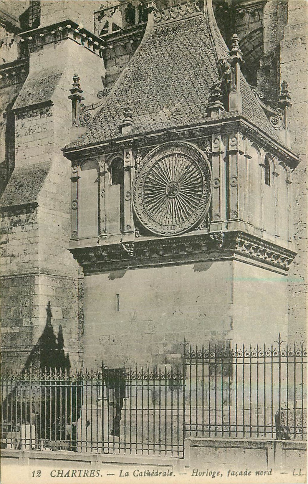 Chartres — La Cathédrale — Horloge, façade nord — LL