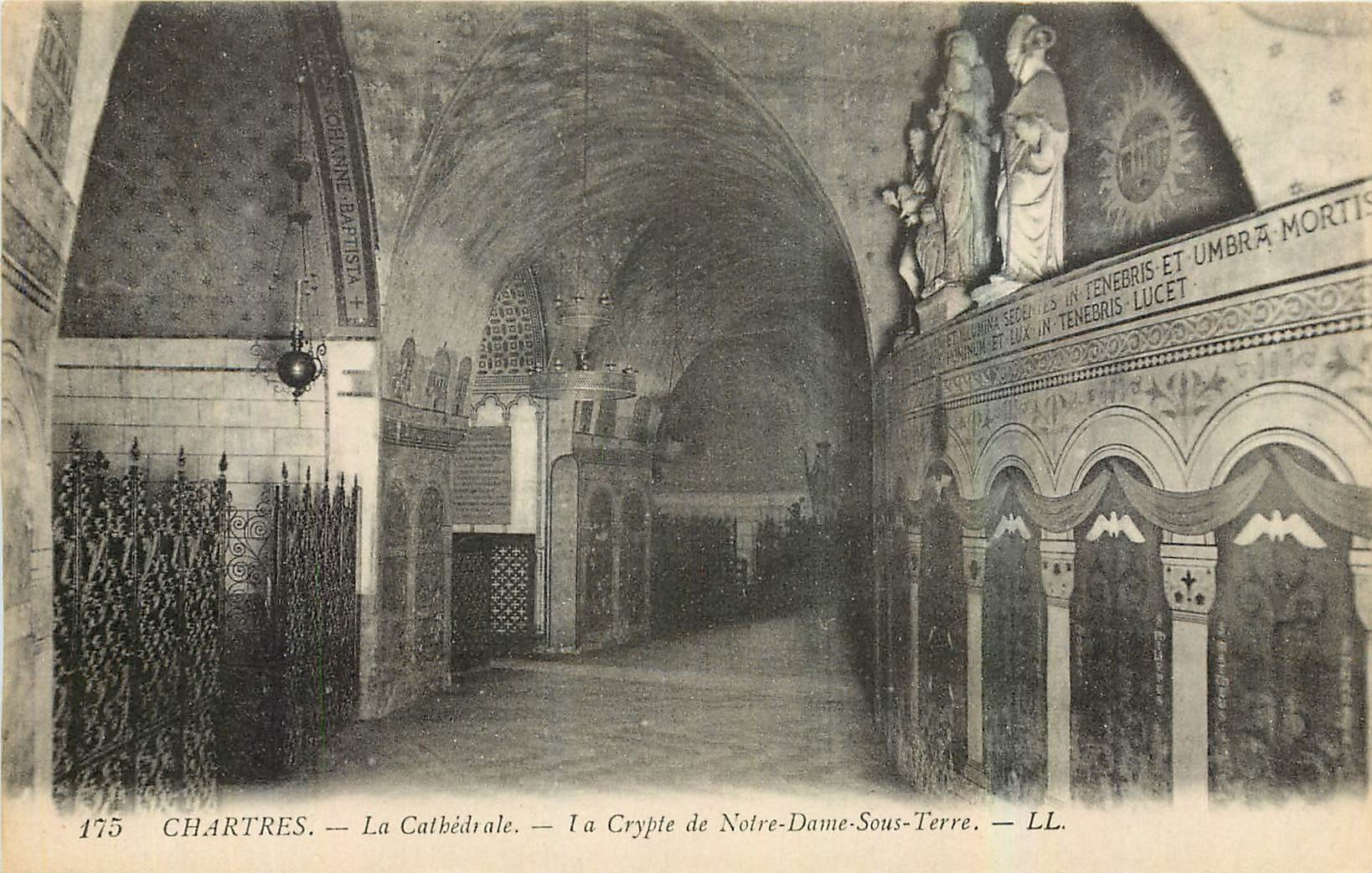 CPA Chartres La Cathedrale La Crypte de Notre Dame Sous Terre 