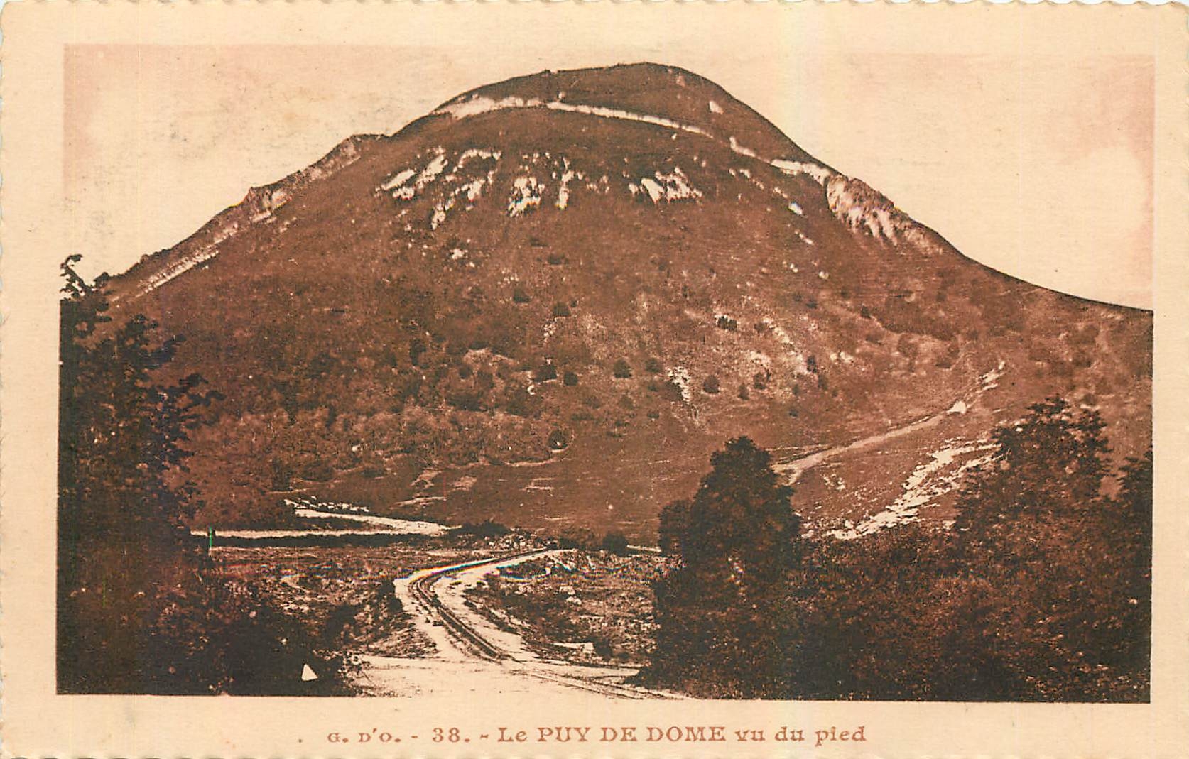 CPA Le Puy de Dome vu du pled 